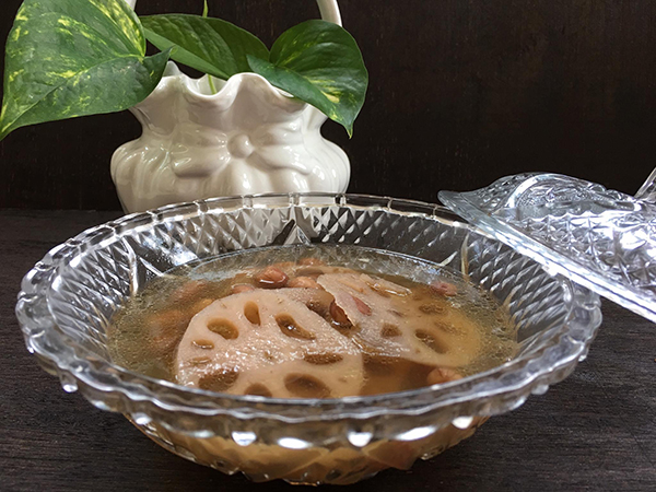 Photo of completed Lotus Root With Peanuts Chicken Soup